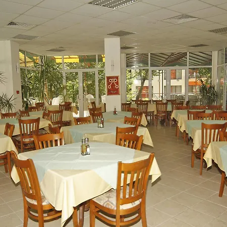 Mak Golden Sands